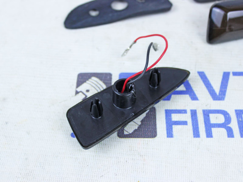 Повторители поворотников для ВАЗ 2108-21099, 2113-2115 плазма в крыло автомобиля