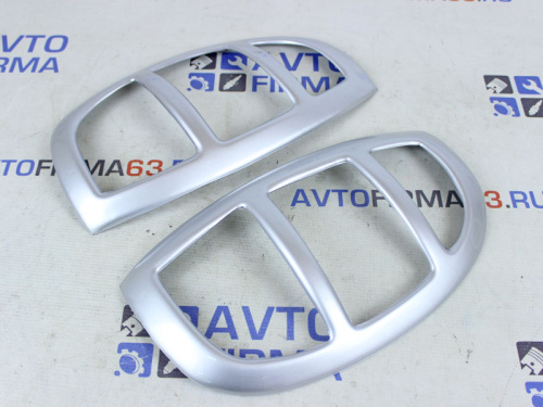 Накладки задних фонарей полосы с/о для ВАЗ 2123 Шевроле 