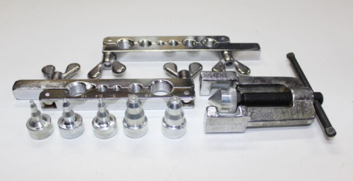 Набор для развальцовки тормозных трубок 8 предметов Авто Дело в интернет-магазине avtofirma63.ru 