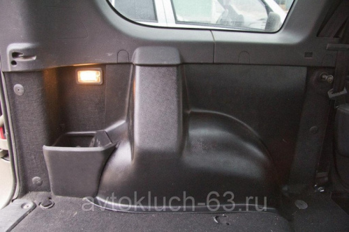 Накладки ковролина на заднюю арочную нишу Лада Ларгус 5-местный АртФорм