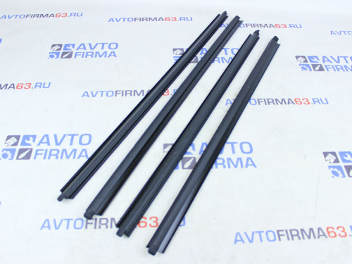 Внешние уплотнители опускных стекол нового образца с двойной лапкой на Шевроле Нива, Лада Нива