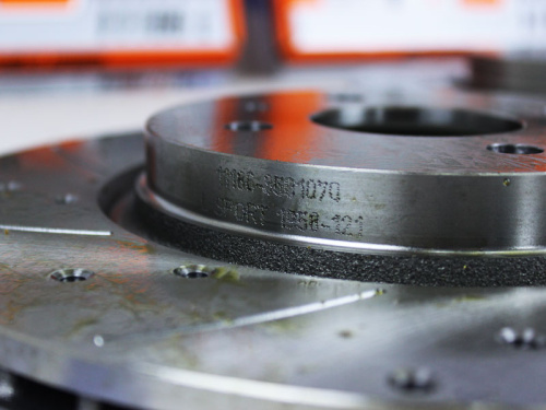 Передние тормозные диски R15, вентилируемые с перфорацией и насечками для а/м 1117-1119, 2190-2194, Alnas sport в интернет-магазине avtofirma63.ru 