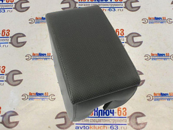 Подлокотник из экокожи на Лада Веста