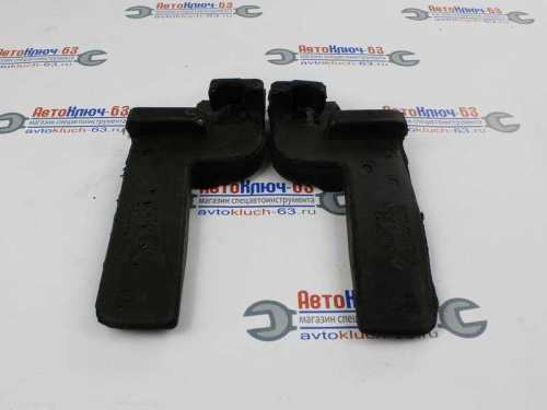 Комплект уплотнителей буферов капота Лада Калина 2 и Гранта Комплект уплотнителей буферов капота Лада Калина 2 и Гранта