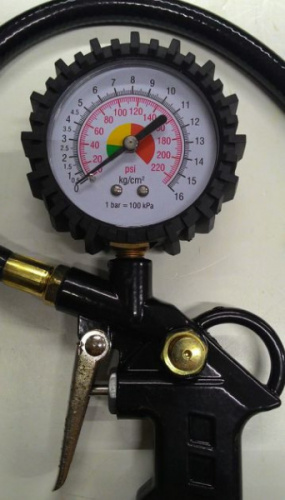 Пистолет для подкачивания колес с манометром в интернет-магазине avtofirma63.ru 