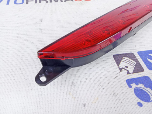 Диодный ПТФ красный в задний бампер на Лада Веста