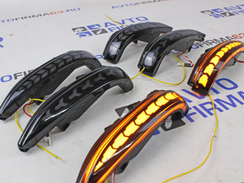 Повторители поворота в боковые зеркала Лада Веста два режима бегающие американки с узором