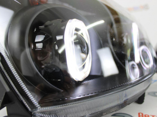 Тюнинг фары Приора с двумя Би линзами ангельскими глазками черной маской