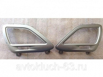 Облицовка бокового сопла вентиляции кузова Лада Веста, серебро