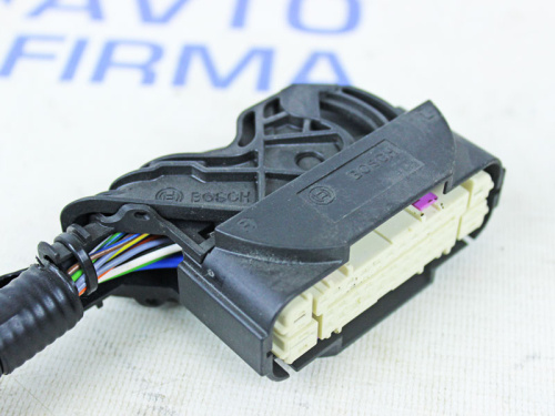 Разъем блока АБС нового образца на Лада Приора