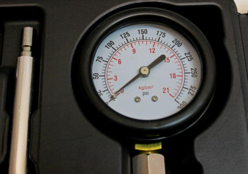 Компрессометр бензиновый (набор 8 предметов) АвтоDело в интернет-магазине avtofirma63.ru 