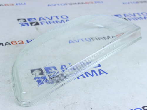 Стекло левой фары старого образца на ВАЗ 2123 Шевроле Нива