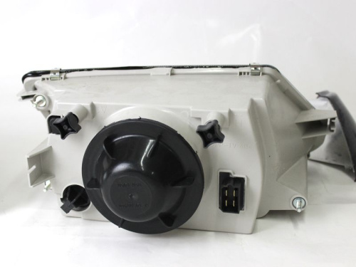 Фары с БИ-Линзой и квадратными ангельскими глазками на ВАЗ 2113-2115