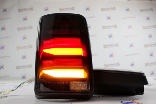 Фонари диодные Лада Нива 4x4 в стиле Range Rover Lines тонированные и лексус поворотниками