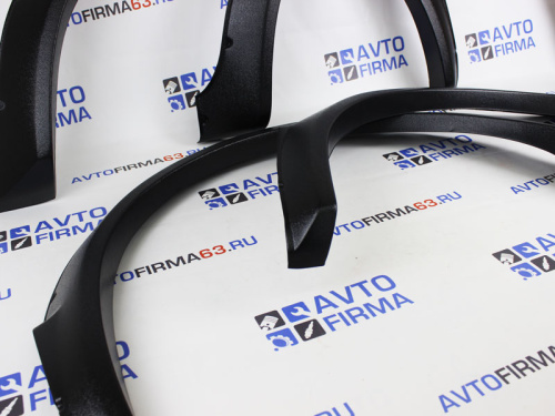 Расширители колёсных арок (фендеры) гладкие Razor с имитацией вырезов под болты на Нива 4х4 Урбан 3-х дверную в интернет-магазине avtofirma63.ru 