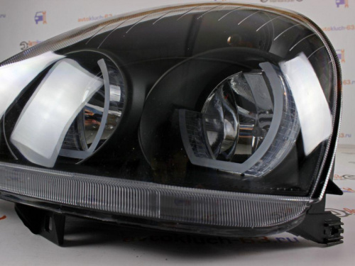 Тюнинг фары в стиле Mersedes Benz c ангельскими глазками и черной маской на ВАЗ 2170 Лада Приора
