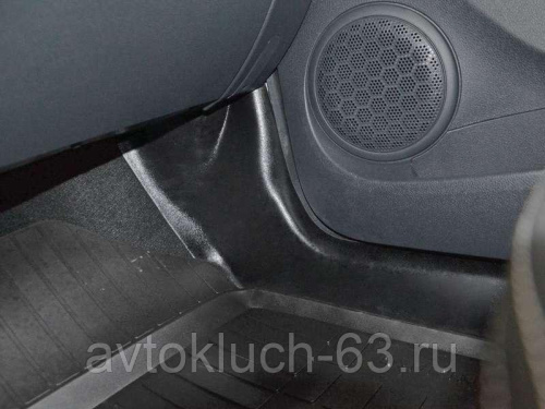 Накладки на ковролин Рено Логан с 2014 г.в.