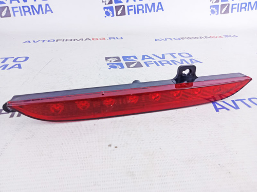 Диодный ПТФ красный в задний бампер на Лада Веста