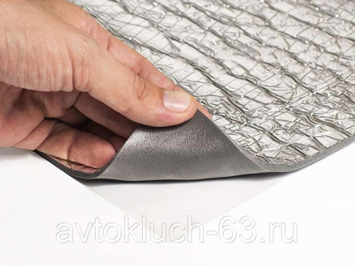 Теплошумоизоляция Изолон на клею 140x100 см толщиной 8 мм с фольгой