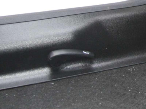 Накладки на ковролин передние – цельные Renault Logan 2, Sandero 2 под тросик лючка бензобака АртФорм