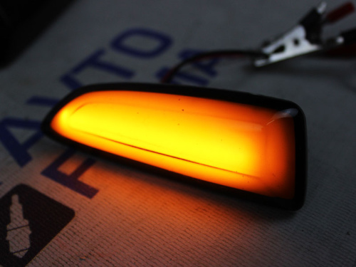 Повторители поворотников для ВАЗ 2108-21099, 2113-2115 плазма в крыло автомобиля