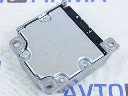 Оригинальный электроблок управления подушками безопасности на Шевроле Нива