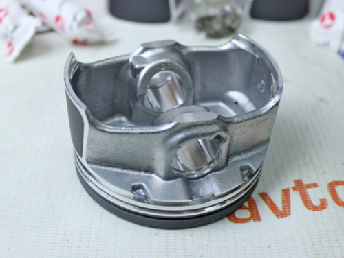Поршни с пальцами AMP для двигателя 21126 с проточкой 82.5 гр. С в интернет-магазине avtofirma63.ru 