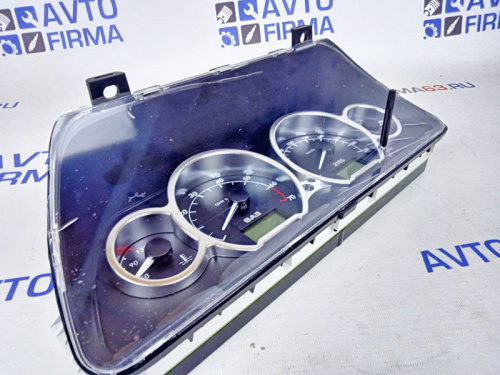 Комбинация приборов с хромированными кольцами на ВАЗ 2110-2115