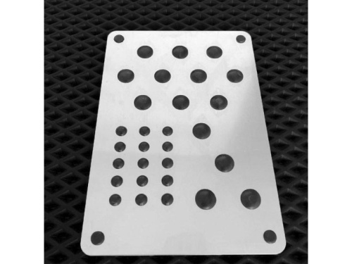 Алюминиевый подпятник на EVA-ковер водителя