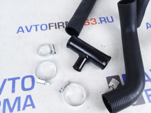 Комплект шлангов радиатора с тройником отводящих на Лада Ларгус в интернет-магазине avtofirma63.ru 