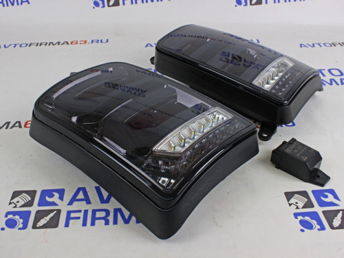 Задние светодиодные фонари Range Rover на Лада Нива 4x4, Urban, черные