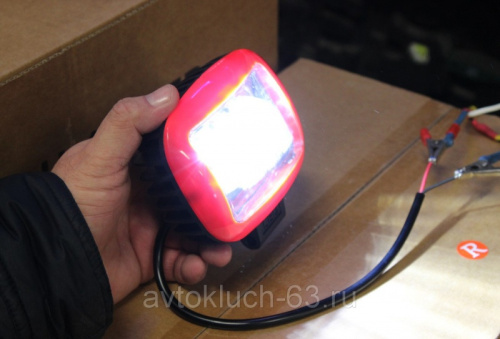 Дополнительная светодиодная фара H-30, красный корпус