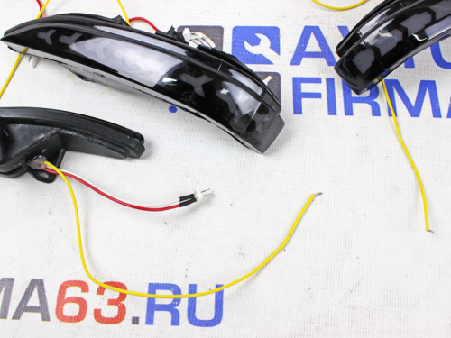 Повторители поворота в боковые зеркала Лада Веста два режима бегающие американки с узором