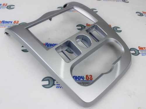 Центральная консоль панели приборов под 2 DIN магнитолу на Лада Ларгус Серебристый глянец