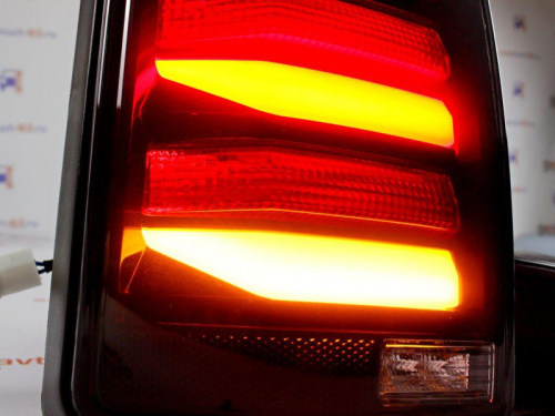 Фонари диодные Лада Нива 4x4 в стиле Range Rover Lines тонированные и лексус поворотниками