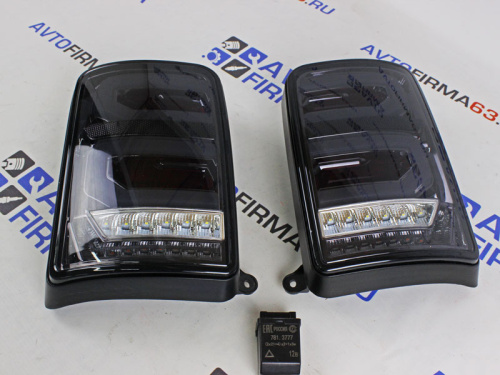 Задние светодиодные фонари Range Rover на Лада Нива 4x4, Urban, черные