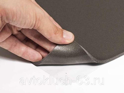 Теплошумоизоляция Изолон на клею 140x100 см толщиной 4 мм