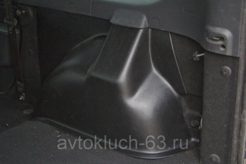 Накладки ковролина на заднюю арочную нишу Лада Ларгус 5-местный АртФорм