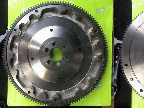 Маховик облегченный (~4.5 КГ) под сцепление 2123 на 16КЛ ВАЗ 2101-2107, ЛАДА НИВА 4Х4 в интернет-магазине avtofirma63.ru 