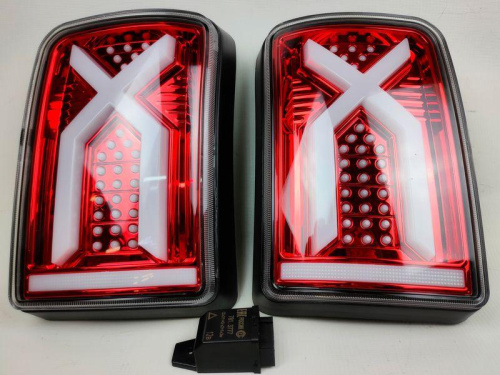 Фонари диодные X-style на Лада Нива 4x4 красные с поворотниками в стиле Лексус