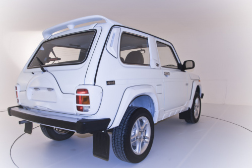 Спойлер "Эверест" для а/м 2121 на крышу на Лада 4x4 Нива