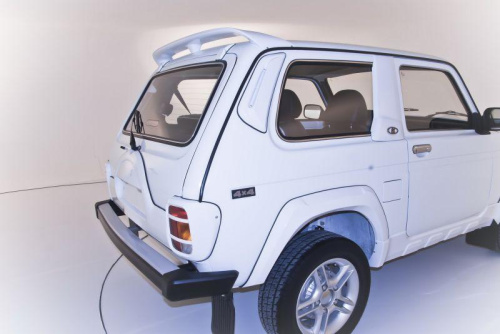 Накладки на арки квадратные (4шт.) для ВАЗ 2121 в интернет-магазине avtofirma63.ru 