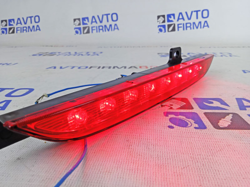 Диодный ПТФ красный в задний бампер на Лада Веста