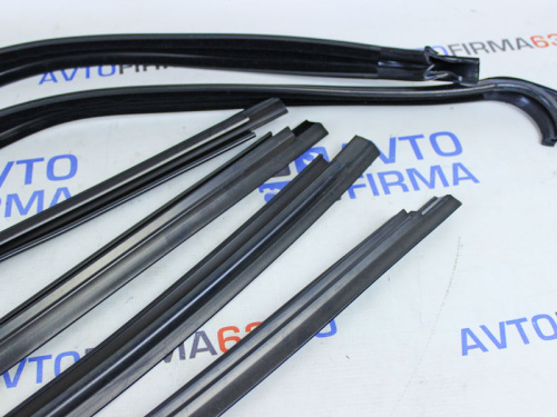 Комплект уплотнителей и бархоток опускных стекол на Лада Нива ВАЗ 21214