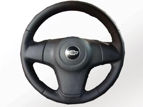 Оригинальный руль обтянутый экокожей на Шевроле Нива с подушкой безопасности