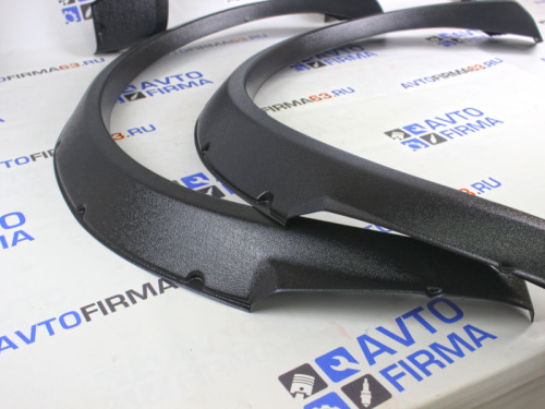 Расширители колёсных арок (фендеры) гладкие Razor с имитацией вырезов под болты на Нива 4х4 Урбан 3-х дверную в интернет-магазине avtofirma63.ru 