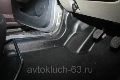 Накладки на ковролин передние Рено Логан-2 АртФорм