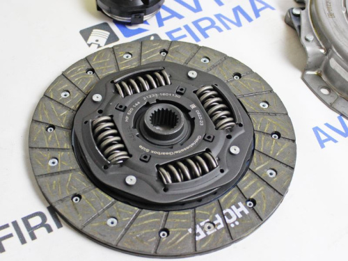 Комплект сцепления с подшипником на ВАЗ 2123 Hofer HF530092