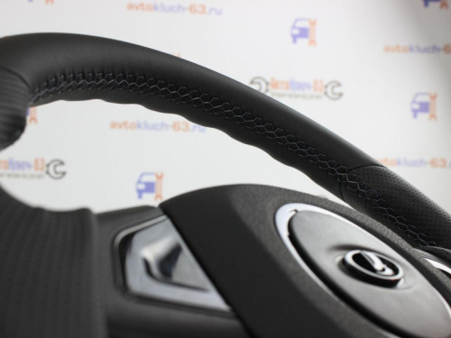 Руль на Лада Нива 4x4 Барс со вставками черный глянец  обтянутый кожей