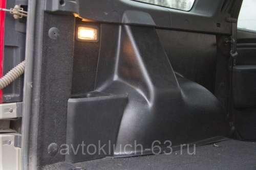 Накладки ковролина на заднюю арочную нишу Лада Ларгус 5-местный АртФорм